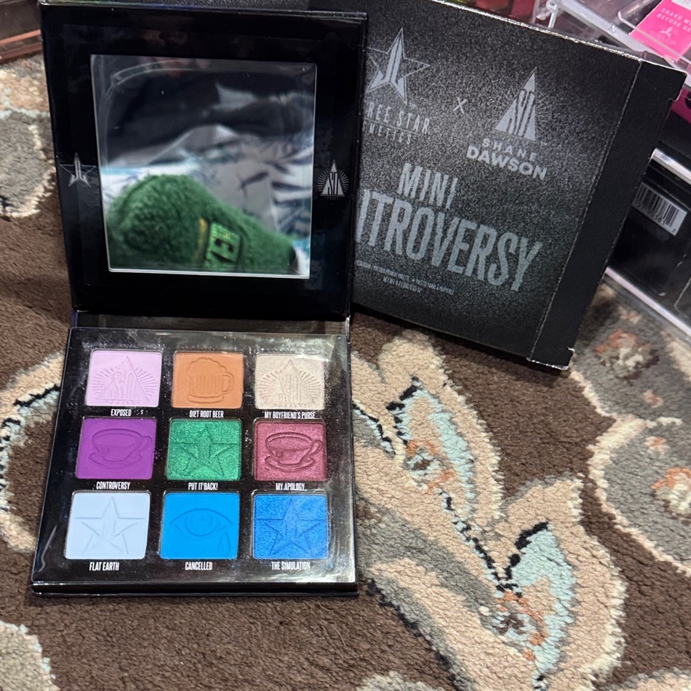 Mini Controversy Emerald Eyeshadow Palette